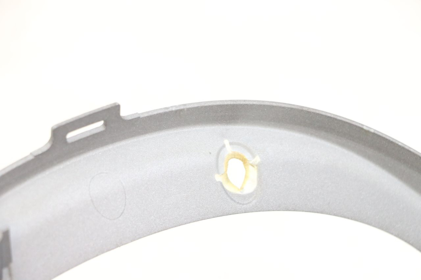 photo de COUVRE GUIDON ARRIERE SYM FIDDLE 3 III 125 (2014 - 2020) - Pièce contrôlée