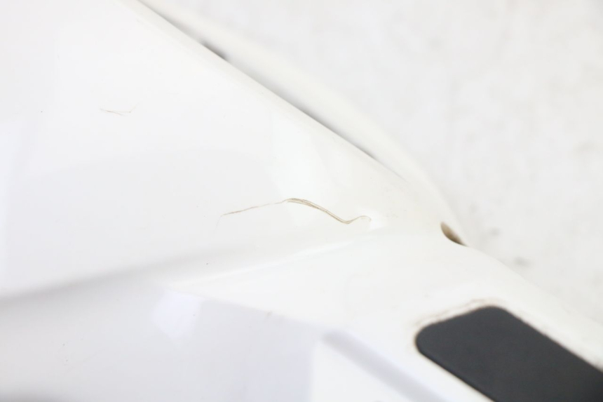 photo de COUVRE GUIDON ARRIERE SYM FIDDLE 3 III 125 (2014 - 2020) - Gros plan technique