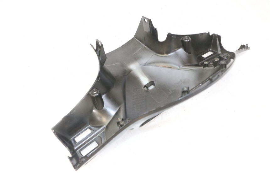 photo de COUVRE GUIDON ARRIERE SYM FIDDLE 3 III 50 (2014 - 2020) - Détail de la pièce