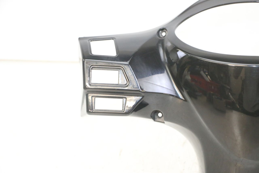 photo de COUVRE GUIDON ARRIERE SYM FIDDLE 3 III 50 (2014 - 2020) - Points de fixation