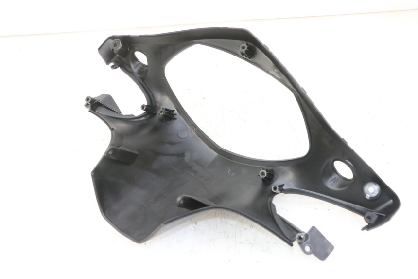 photo de COUVRE GUIDON ARRIERE MBK FLAME X 125 (2007 - 2016) - Détail de la pièce