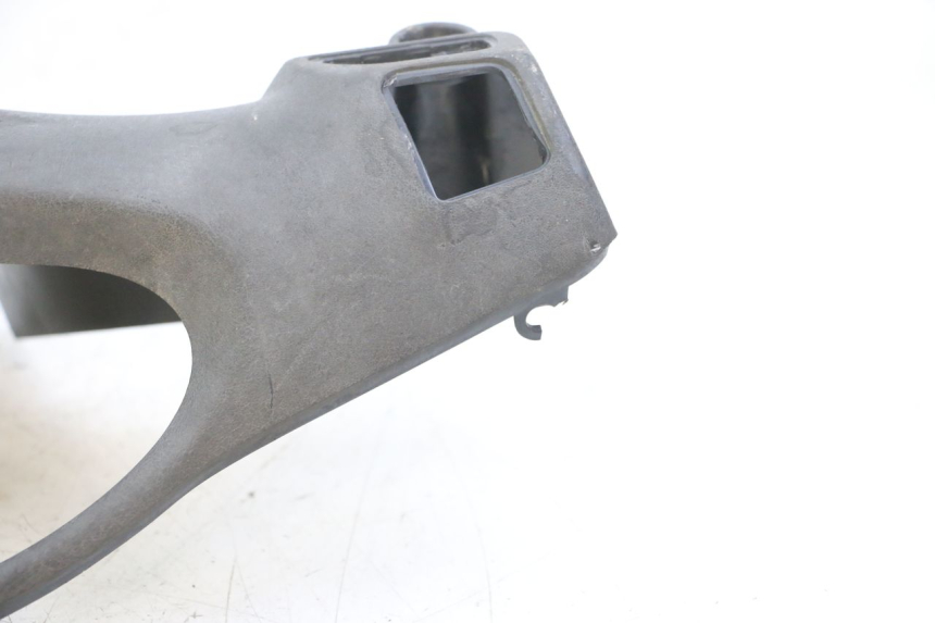 photo de COUVRE GUIDON ARRIERE PIAGGIO FLY 2T 50 (2004 - 2017) - Autre angle de vue