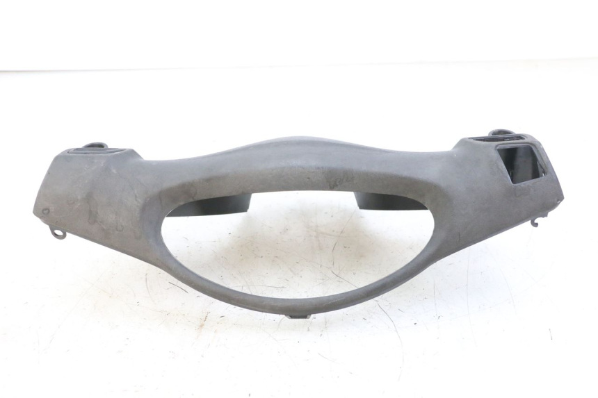 photo de COUVRE GUIDON ARRIERE PIAGGIO FLY 2T 50 (2004 - 2017) - Gros plan technique