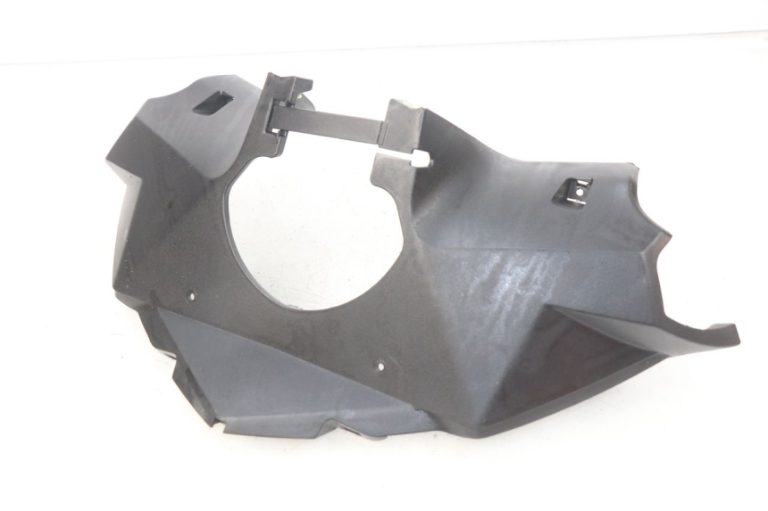 photo de COUVRE GUIDON ARRIERE PEUGEOT GEOPOLIS 400 (2007 - 2013) - Détail de la pièce