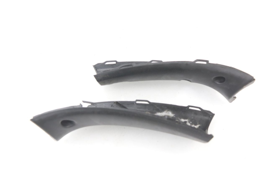 photo de COUVRE GUIDON ARRIERE KYMCO GRAND DINK 250 (2002 - 2007) - Zoom état d’usage