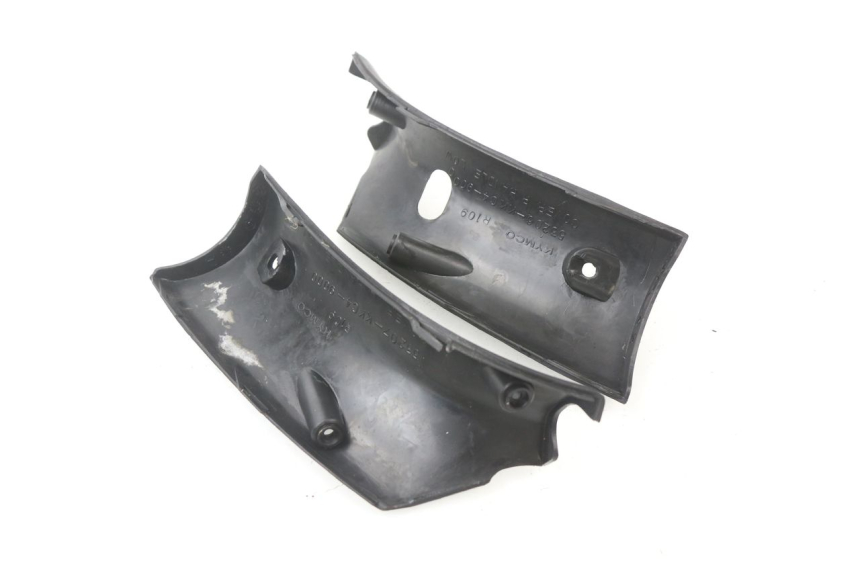photo de COUVRE GUIDON ARRIERE KYMCO GRAND DINK 250 (2002 - 2007) - Gros plan technique