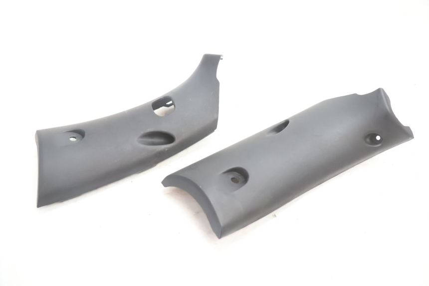 photo de COUVRE GUIDON ARRIERE KYMCO GRAND DINK 125 (2008 - 2014) - Autre angle de vue