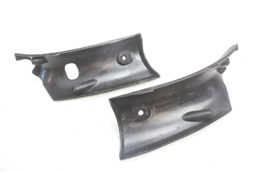 photo de COUVRE GUIDON ARRIERE KYMCO GRAND DINK 125 (2008 - 2014) - Gros plan technique