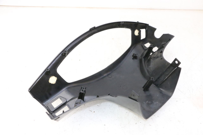 photo de COUVRE GUIDON ARRIERE DAELIM HISTORY 125 (2001 - 2002) - Vue d’ensemble