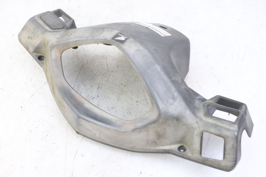 photo de COUVRE GUIDON ARRIERE HONDA SCV LEAD 100 (2003 - 2007) - Autre angle de vue