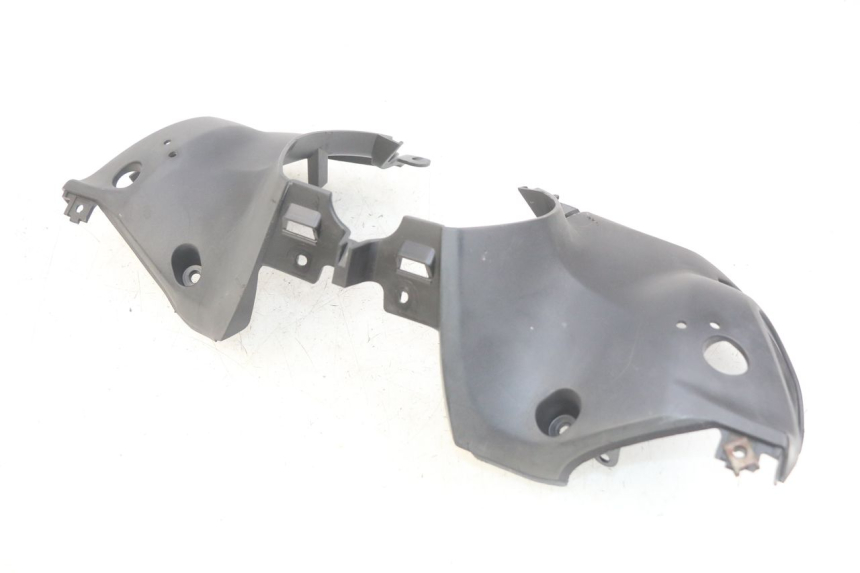photo de COUVRE GUIDON ARRIERE YAMAHA HW XENTER 125 (2011 - 2017) - Vue principale