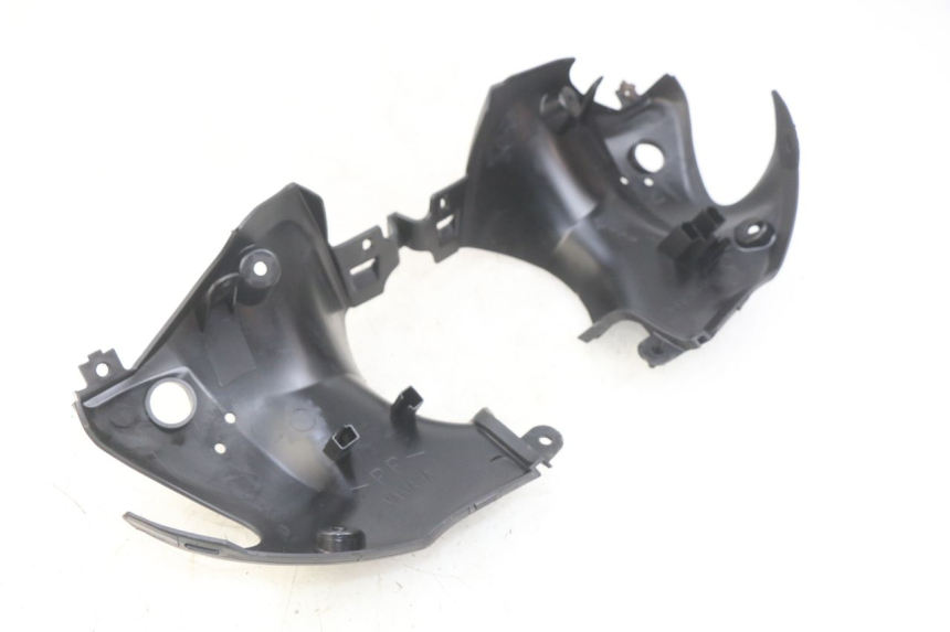 photo de COUVRE GUIDON ARRIERE YAMAHA HW XENTER 125 (2011 - 2017) - Vue d’ensemble