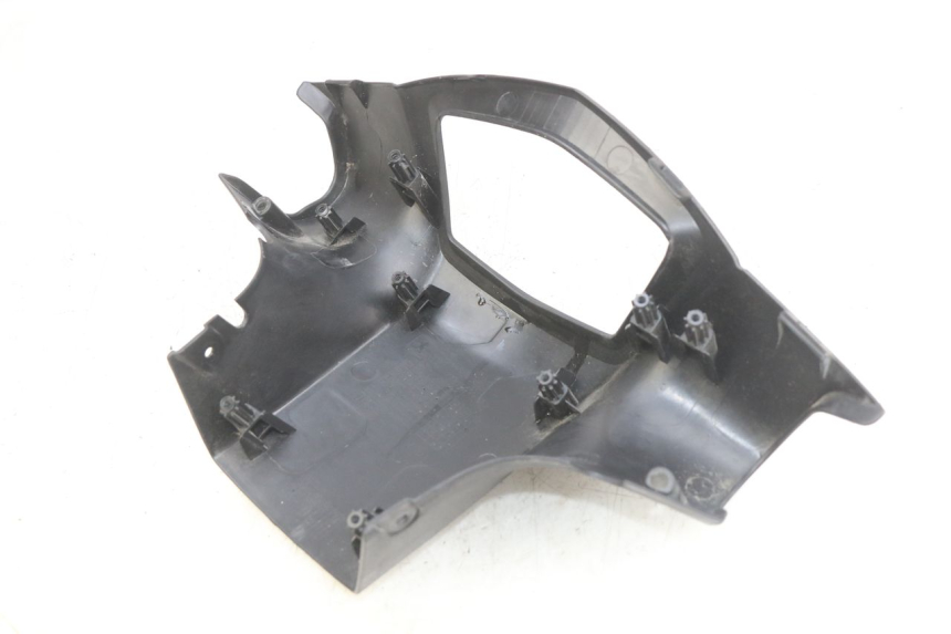 photo de COUVRE GUIDON ARRIERE PEUGEOT KISBEE 2T 50 (2010 - 2017) - Autre angle de vue