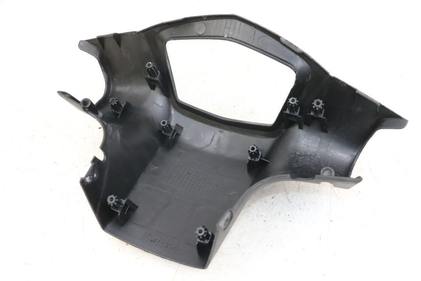 photo de COUVRE GUIDON ARRIERE PEUGEOT KISBEE 2T 50 (2018 - 2022) - Points de fixation