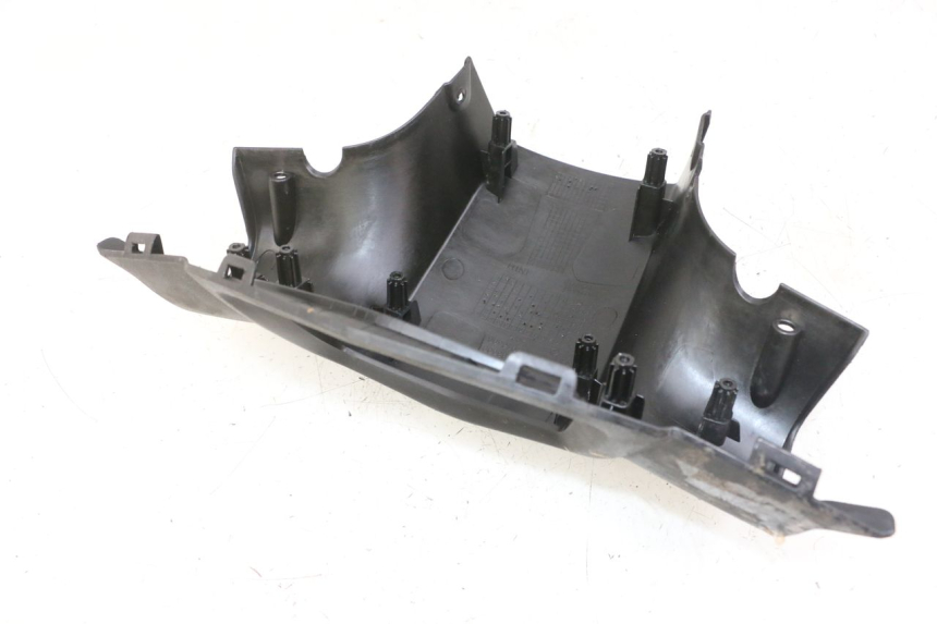 photo de COUVRE GUIDON ARRIERE PEUGEOT KISBEE 2T 50 (2018 - 2022) - Gros plan technique