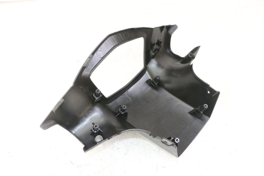 photo de COUVRE GUIDON ARRIERE PEUGEOT KISBEE 2T 50 (2018 - 2022) - Vue d’ensemble