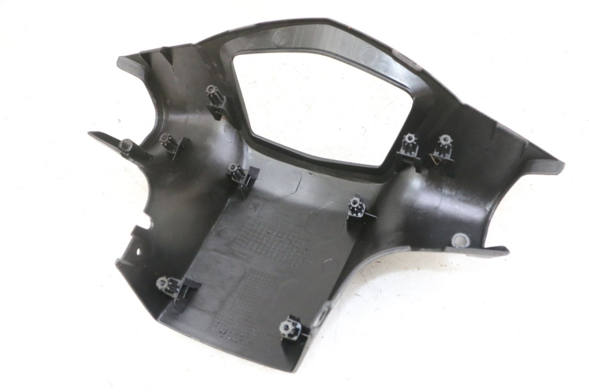photo de COUVRE GUIDON ARRIERE PEUGEOT KISBEE 2T 50 (2018 - 2022) - Points de fixation