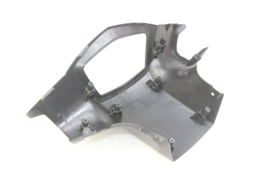 photo de COUVRE GUIDON ARRIERE PEUGEOT KISBEE 4T 50 (2010 - 2017) - Autre angle de vue