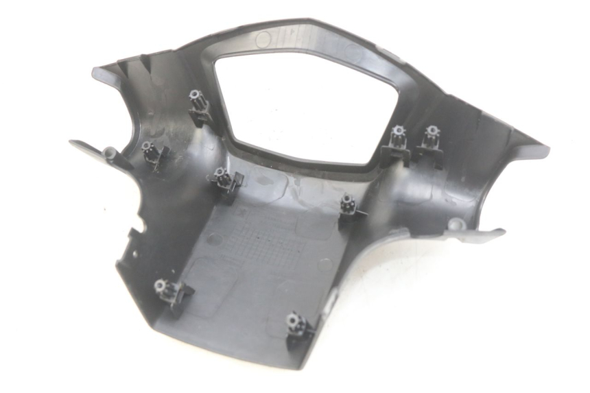 photo de COUVRE GUIDON ARRIERE PEUGEOT KISBEE 4T 50 (2010 - 2017) - Gros plan technique