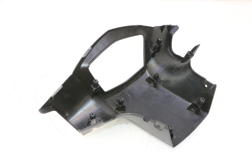 photo de COUVRE GUIDON ARRIERE PEUGEOT KISBEE 4T 50 (2023 - 2026) - Points de fixation