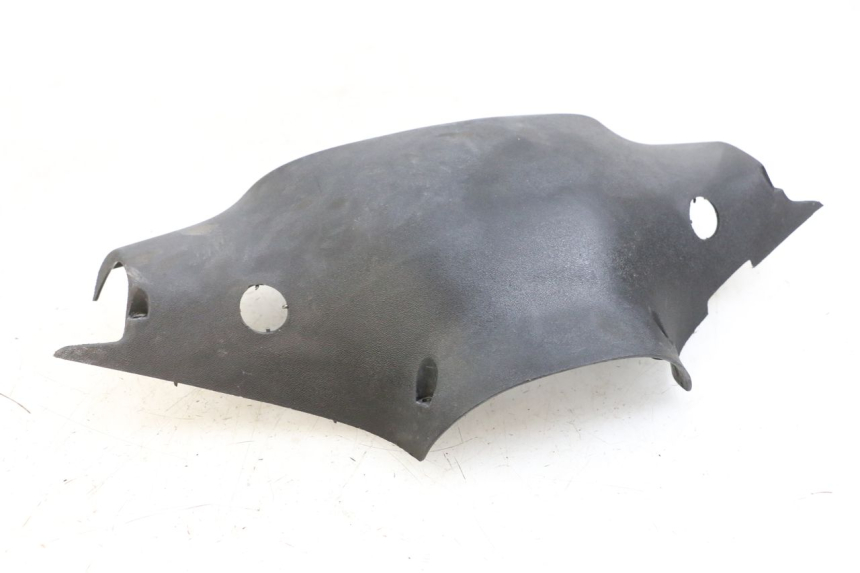 photo de COUVRE GUIDON ARRIERE RENAULT KOURANOS 125 (2001 - 2004) - Gros plan technique