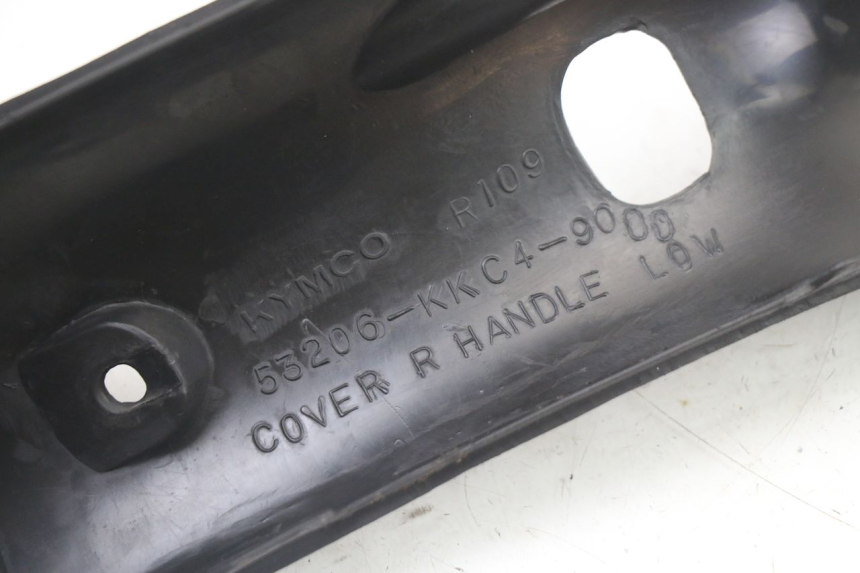 photo de COUVRE GUIDON ARRIERE KYMCO GRAND DINK 125 (2008 - 2014) - Points de fixation