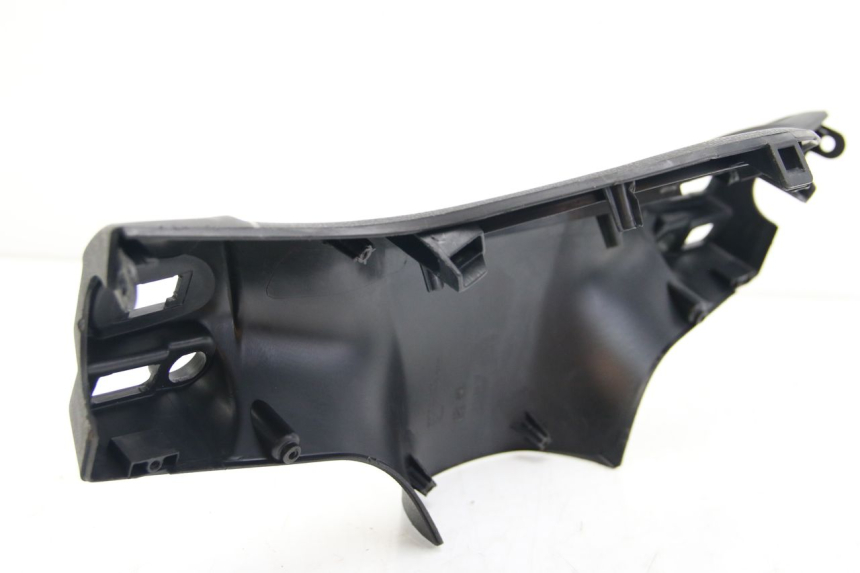 photo de COUVRE GUIDON ARRIERE PIAGGIO LIBERTY IGET 4T 50 (2015 - 2020) - Zoom composants