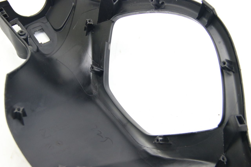 photo de COUVRE GUIDON ARRIERE PIAGGIO LIBERTY IGET 4T 50 (2015 - 2020) - Marquages et références