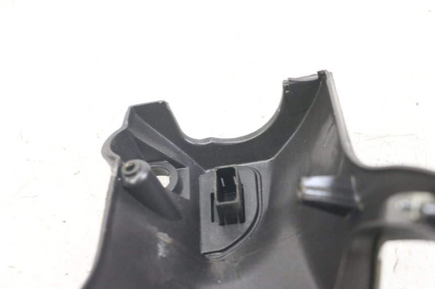 photo de COUVRE GUIDON ARRIERE PIAGGIO LIBERTY 125 (2009 - 2013) - Détail de la pièce