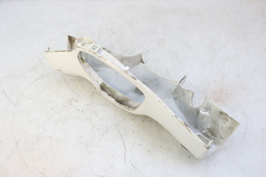 photo de COUVRE GUIDON ARRIERE PIAGGIO LXV 4T 50 (2009 - 2013) - Détail de la pièce