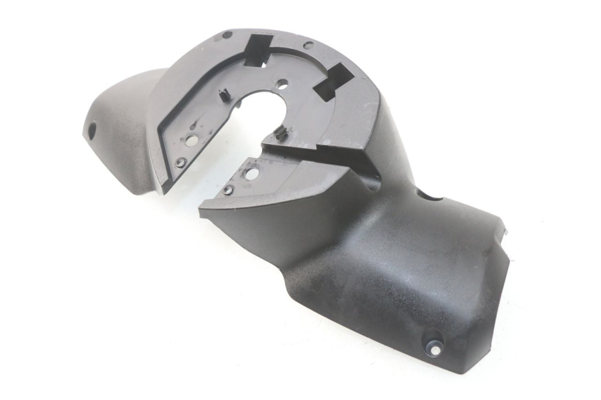 photo de COUVRE GUIDON ARRIERE PEUGEOT METROPOLIS 400 (2017 - 2020) - Vue principale