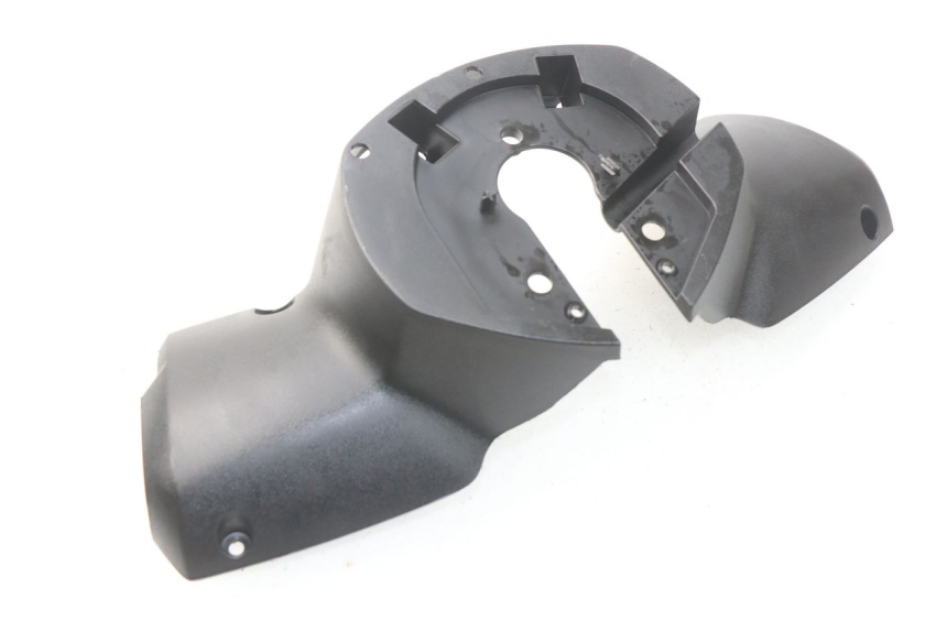 photo de COUVRE GUIDON ARRIERE PEUGEOT METROPOLIS 400 (2017 - 2020) - Zoom état d’usage