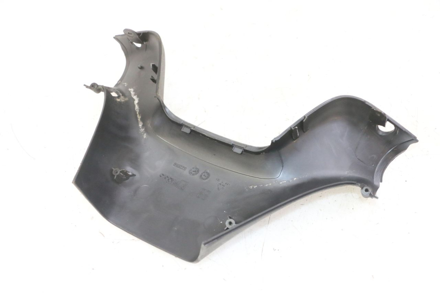 photo de COUVRE GUIDON ARRIERE PIAGGIO MP3 LT 300 (2010 - 2016) - Vue d’ensemble