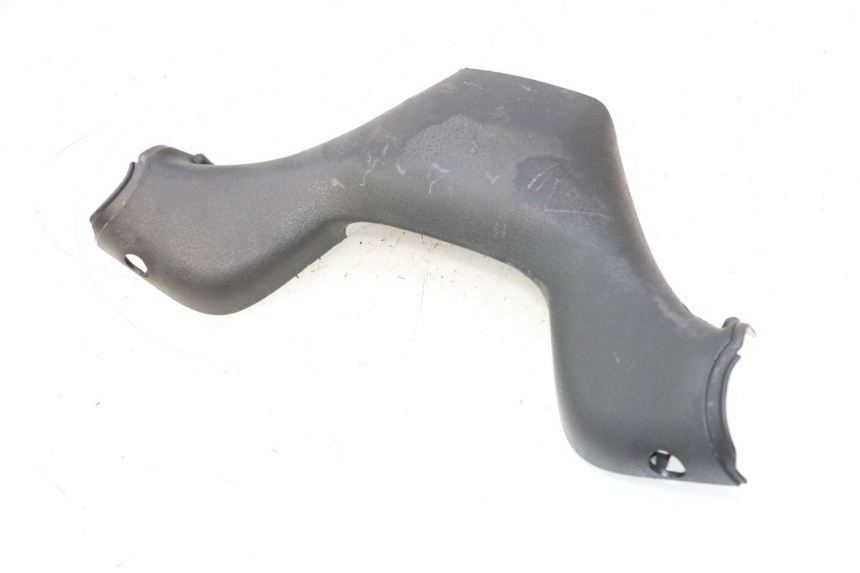 photo de COUVRE GUIDON ARRIERE PIAGGIO MP3 LT 300 (2010 - 2016) - Autre angle de vue