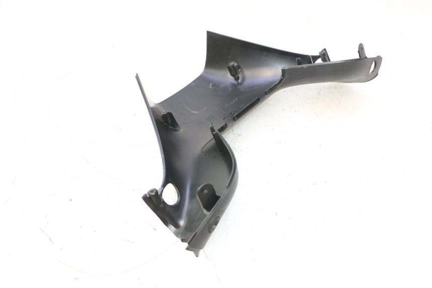 photo de COUVRE GUIDON ARRIERE PIAGGIO MP3 LT 300 (2010 - 2016) - Gros plan technique