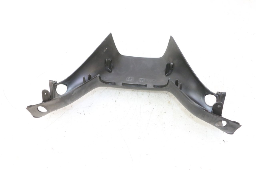 photo de COUVRE GUIDON ARRIERE PIAGGIO MP3 125 (2006 - 2014) - Autre angle de vue