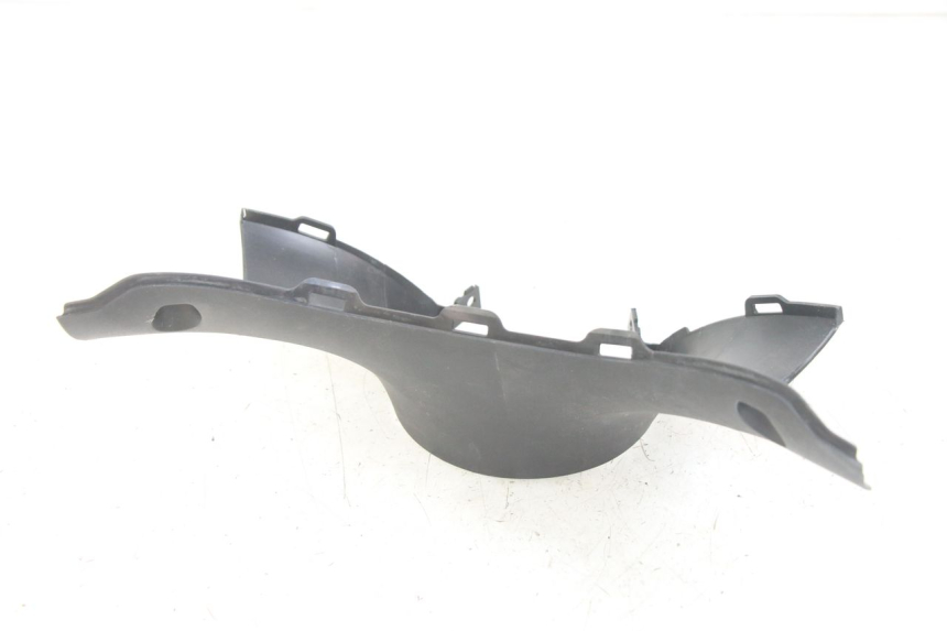 photo de COUVRE GUIDON ARRIERE MBK MW TRYPTIK 125 (2017 - 2022) - Autre angle de vue