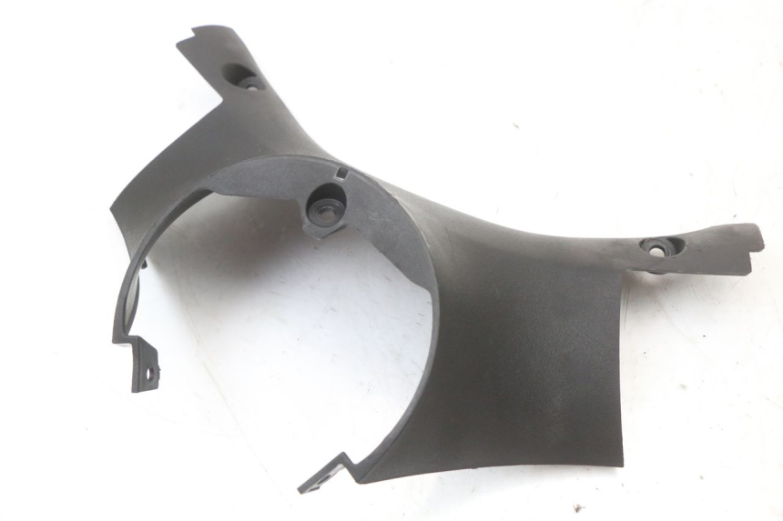 photo de COUVRE GUIDON ARRIERE MBK MW TRYPTIK 125 (2014 - 2016) - Détail de la pièce