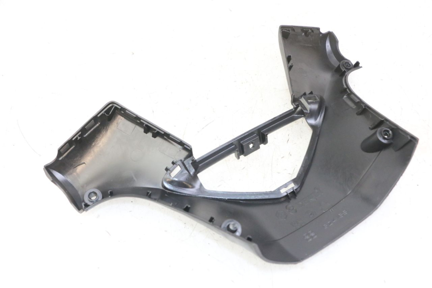 photo de COUVRE GUIDON ARRIERE GILERA NEXUS 125 (2009 - 2013) - Points de fixation