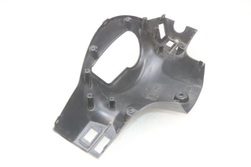 photo de COUVRE GUIDON ARRIERE SYM ORBIT 2 2T 50 (2008 - 2018) - Détail de la pièce