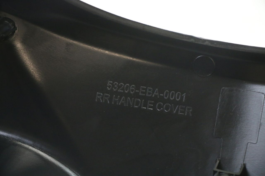 photo de COUVRE GUIDON ARRIERE SYM ORBIT III 3 4T 50 (2021 - 2025) - Vue d’ensemble