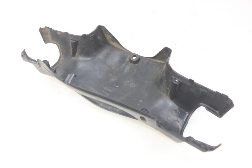 photo de COUVRE GUIDON ARRIERE KYMCO PEOPLE 250 (2004 - 2008) - Autre angle de vue