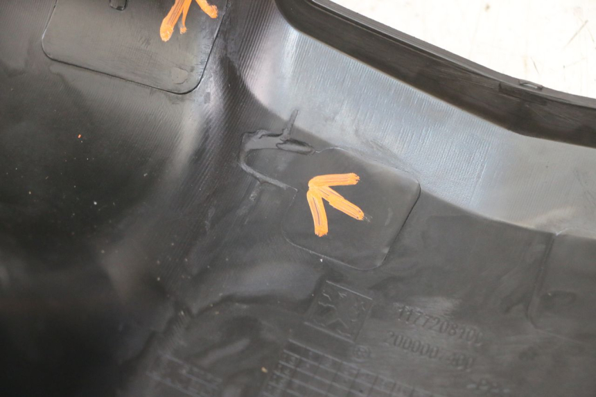 photo de COUVRE GUIDON ARRIERE PEUGEOT VIVACITY 125 (2010 - 2017) - Vue d’ensemble