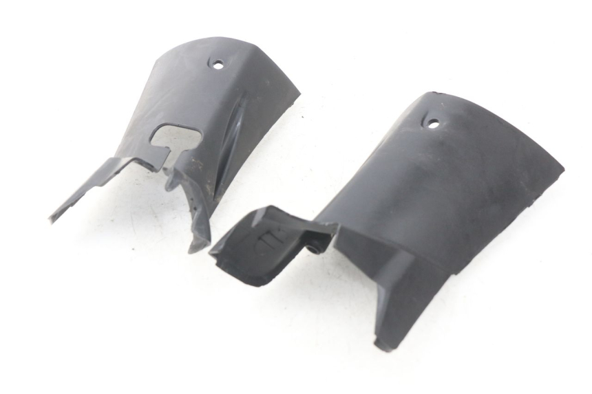 photo de COUVRE GUIDON ARRIERE DAELIM S2 FI 125 (2008 - 2017) - Détail de la pièce