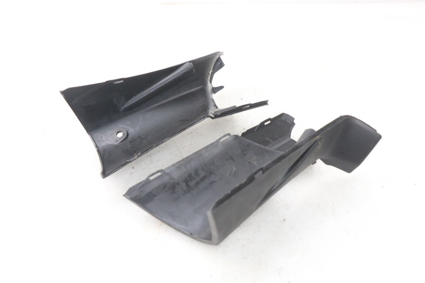 photo de COUVRE GUIDON ARRIERE DAELIM S2 FI 125 (2008 - 2017) - Autre angle de vue