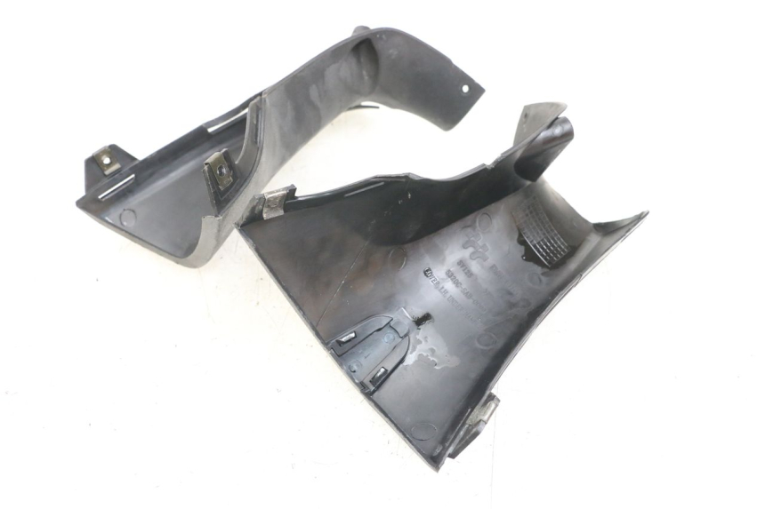 photo de Rear handlebar cover DAELIM S3 125 (2010 - 2017) - Gros plan technique