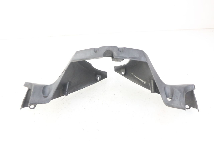 photo de COUVRE GUIDON ARRIERE PEUGEOT SATELIS COMPRESSOR K15 125 (2006 - 2009) - Détail de la pièce