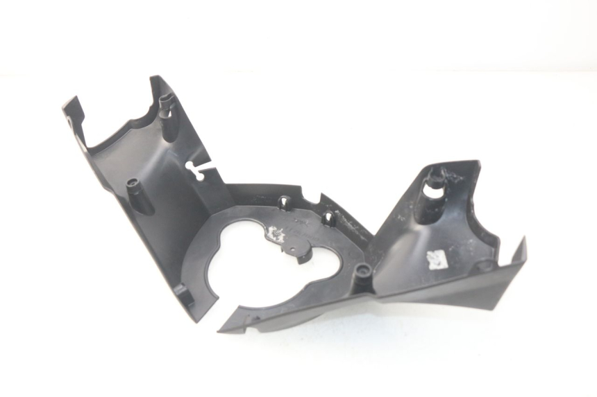 photo de COUVRE GUIDON ARRIERE PEUGEOT SATELIS 300 (2012 - 2015) - Détail de la pièce