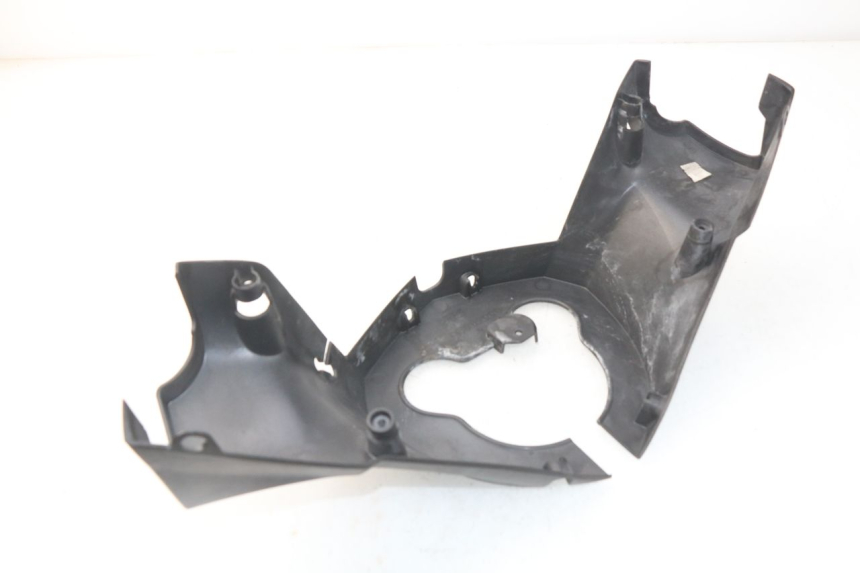 photo de COUVRE GUIDON ARRIERE PEUGEOT SATELIS 500 (2007 - 2013) - Gros plan technique