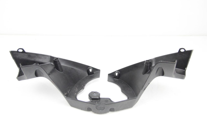 photo de COUVRE GUIDON ARRIERE PEUGEOT SATELIS 125 (2013 - 2018) - Autre angle de vue